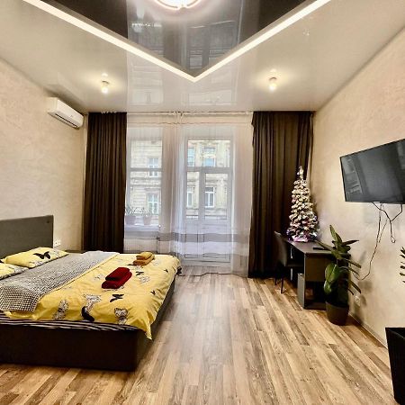 Kulisha 2Bedroom Apartment Near Opera House With Balcony Lviv Exterior photo