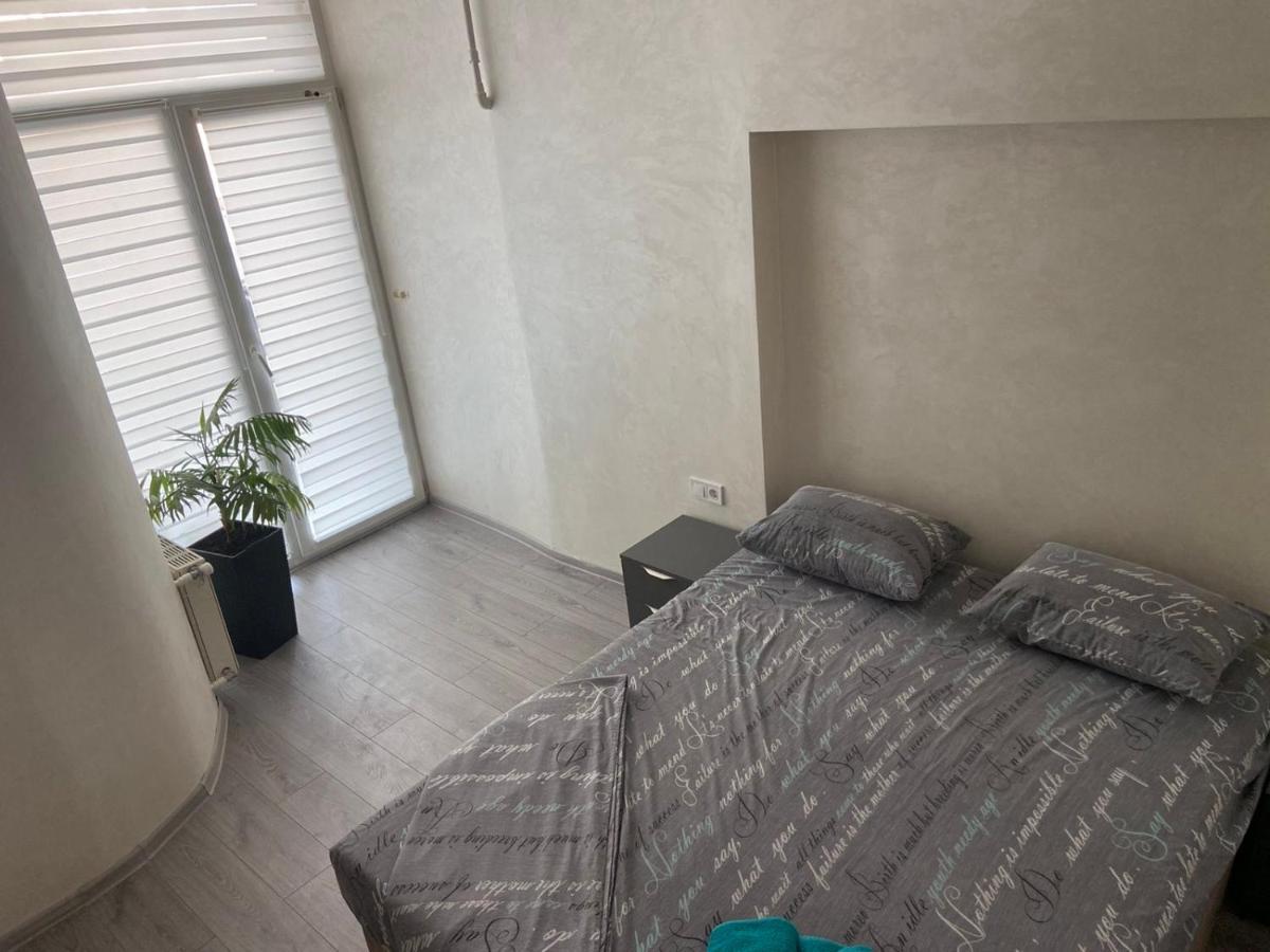 Kulisha 2Bedroom Apartment Near Opera House With Balcony Lviv Exterior photo